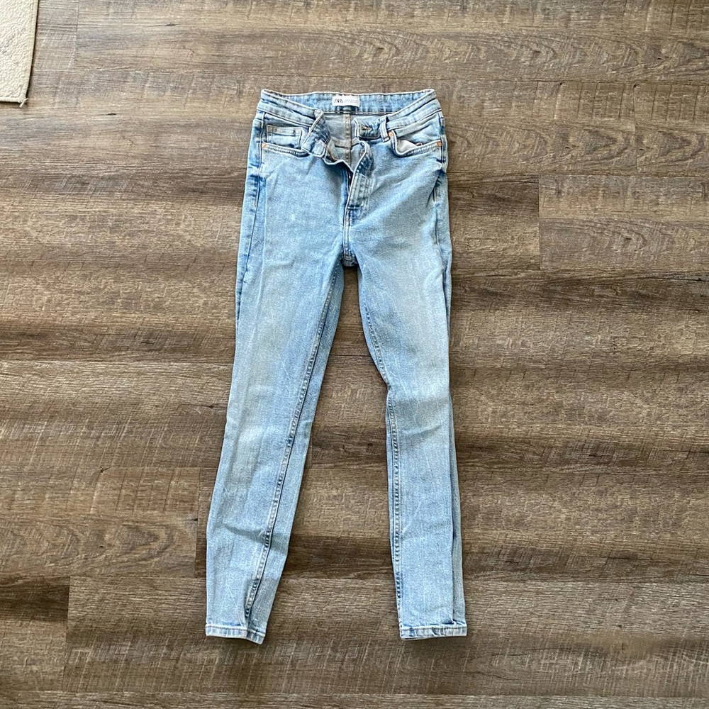 Zara light wash jeans